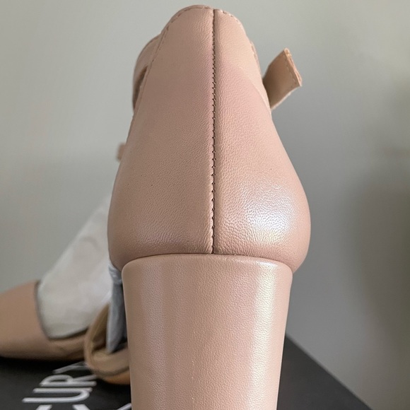 Brand New Leather sandals - Picture 4 of 4